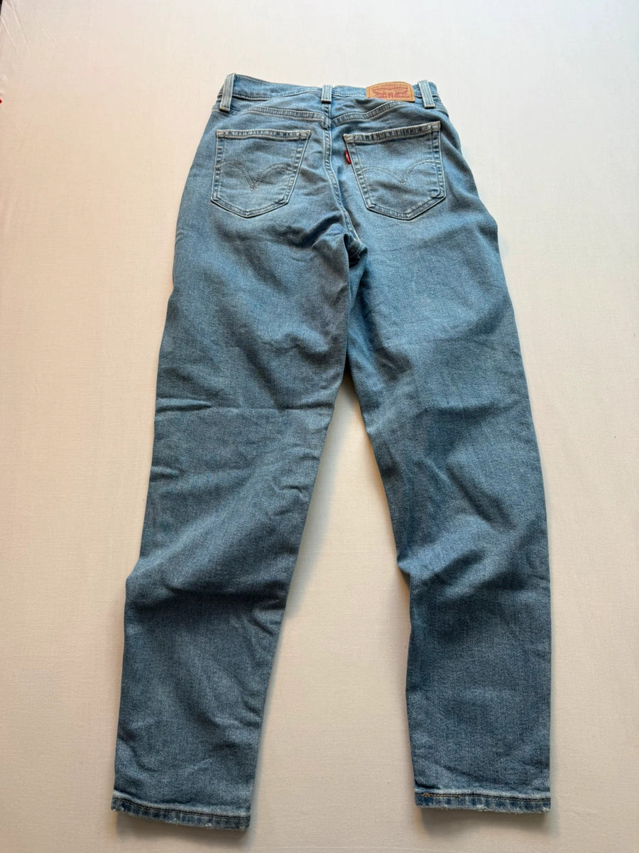 Levi's High Waisted Mom Jeans Light Blue Womens • W25 L27 / UK6