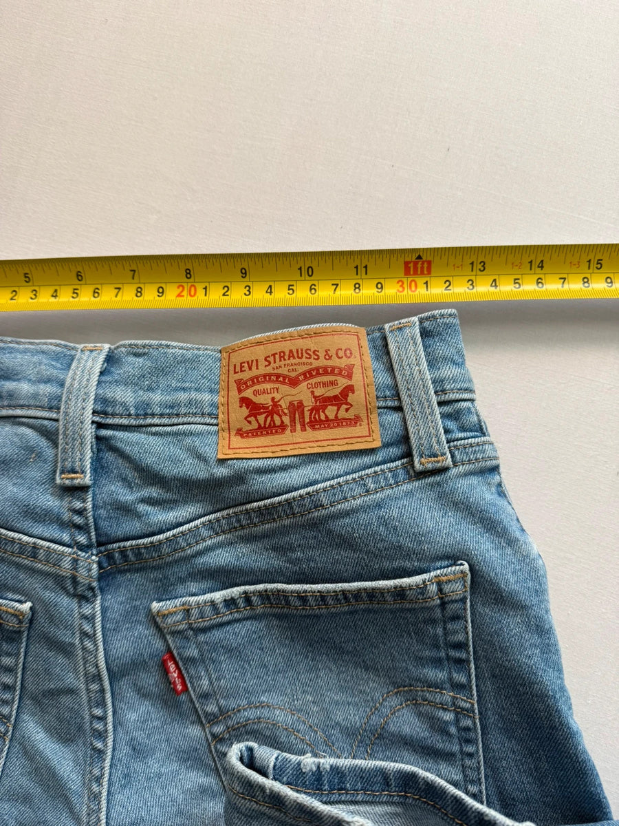 Levi's High Waisted Mom Jeans Light Blue Womens • W25 L27 / UK6