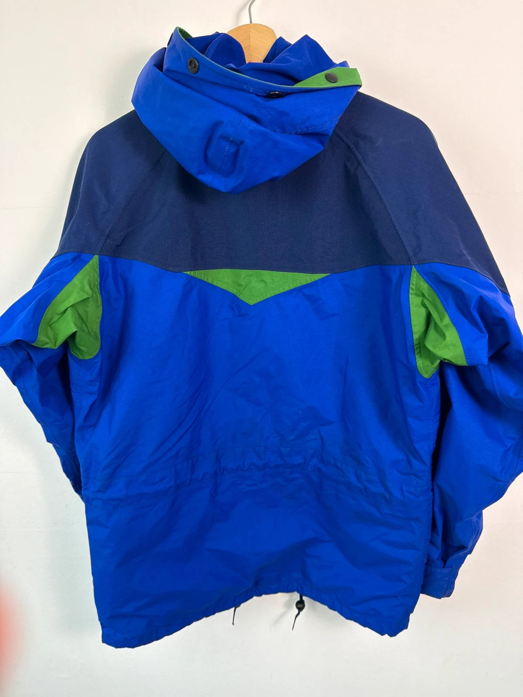 Berghaus blue green 90s Mera Peak jacket with colour-block design and Gore-Tex fabric.