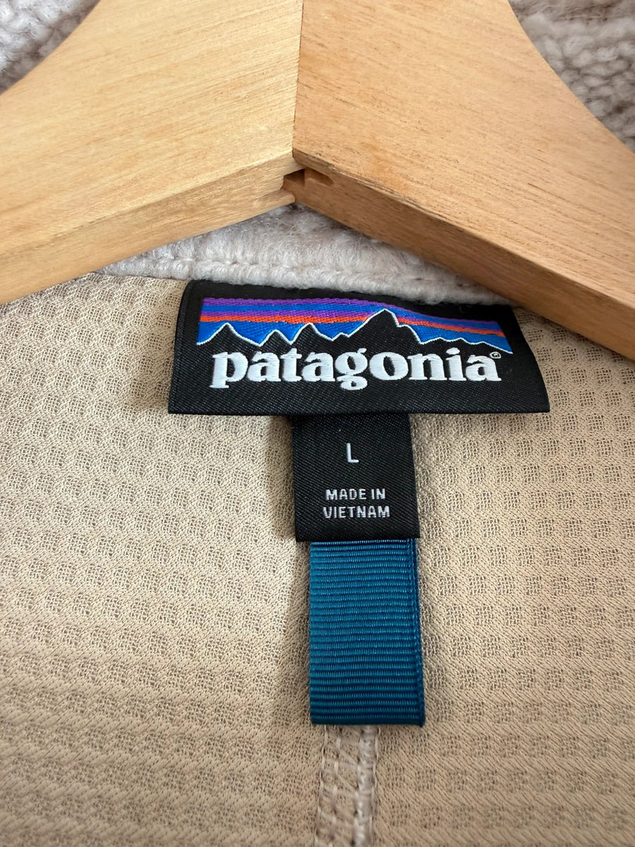 Patagonia Classic Retro-X Deep Pile Fleece Vest Natural/Navy Mens • Large / L