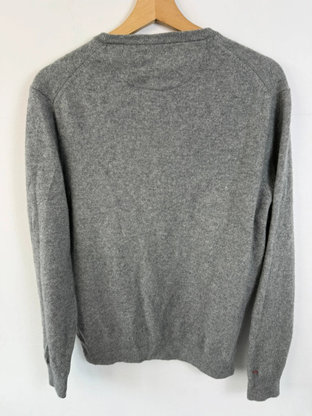 Polo Ralph Lauren grey wool jumper slim fit with embroidered pony logo and ribbed details.